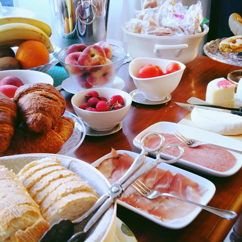 Colazione servita al B&B Al Quadrifoglio di Verona